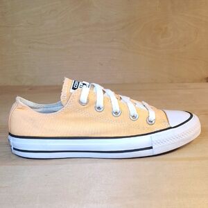 Converse All Star Low Top Canvas Sneakers. Stylish and comfortable
